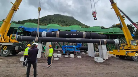 Ormat Workers helping to construct the new geothermal power station