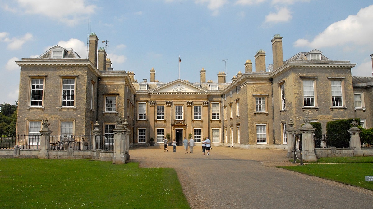 Prince William, Prince Harry won’t inherit Princess Diana’s childhood(02)