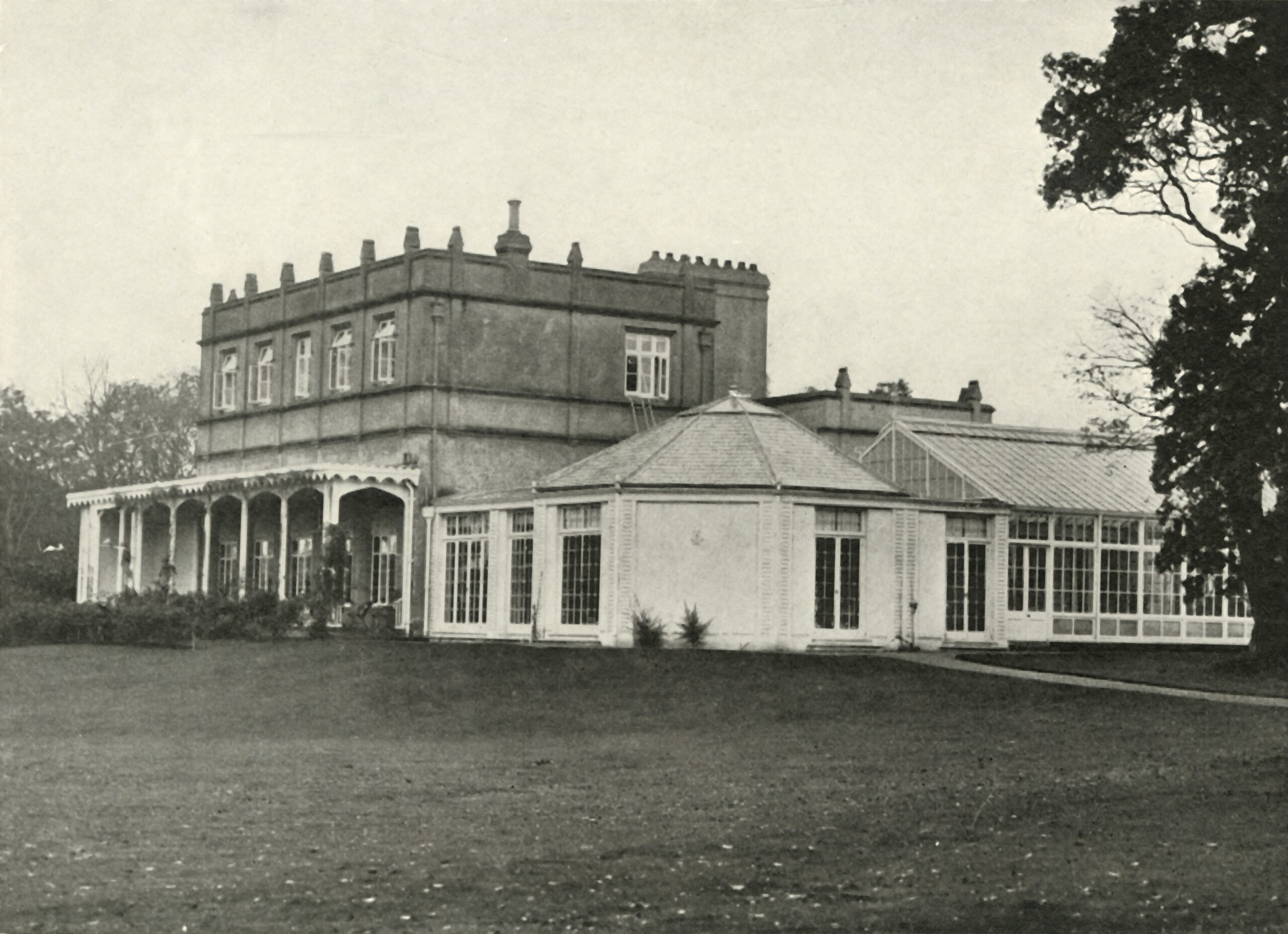 An exterior photo of Royal Lodge in 1937