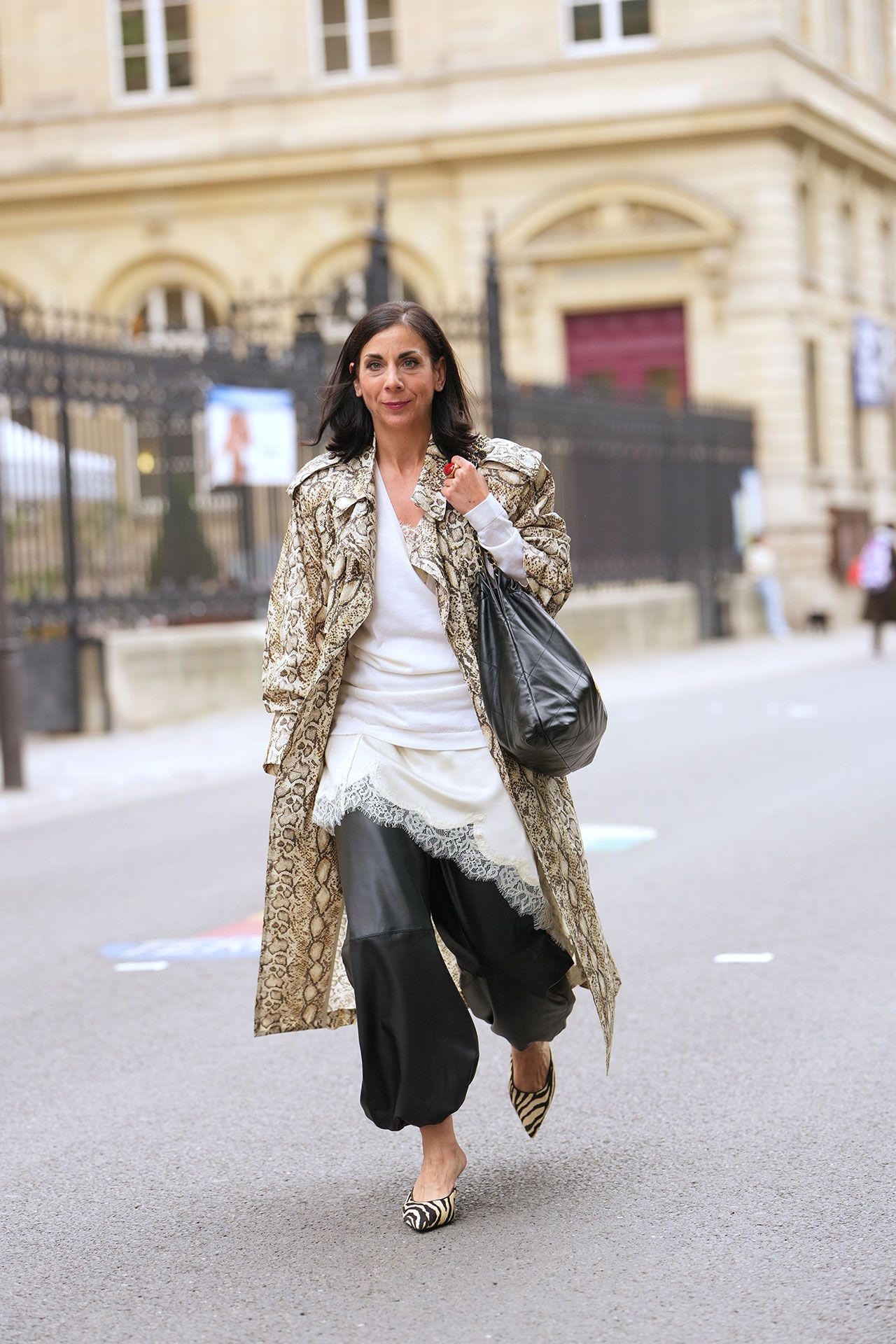 How to wear skirts in winter for 2025