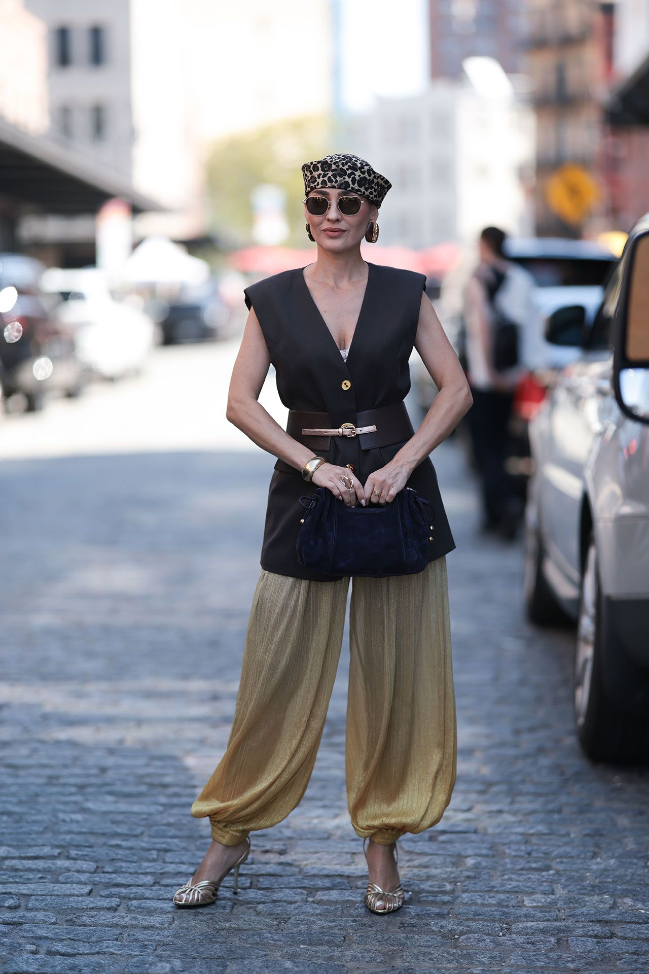 Here's How to Style Baggy Trousers At Any Price Point