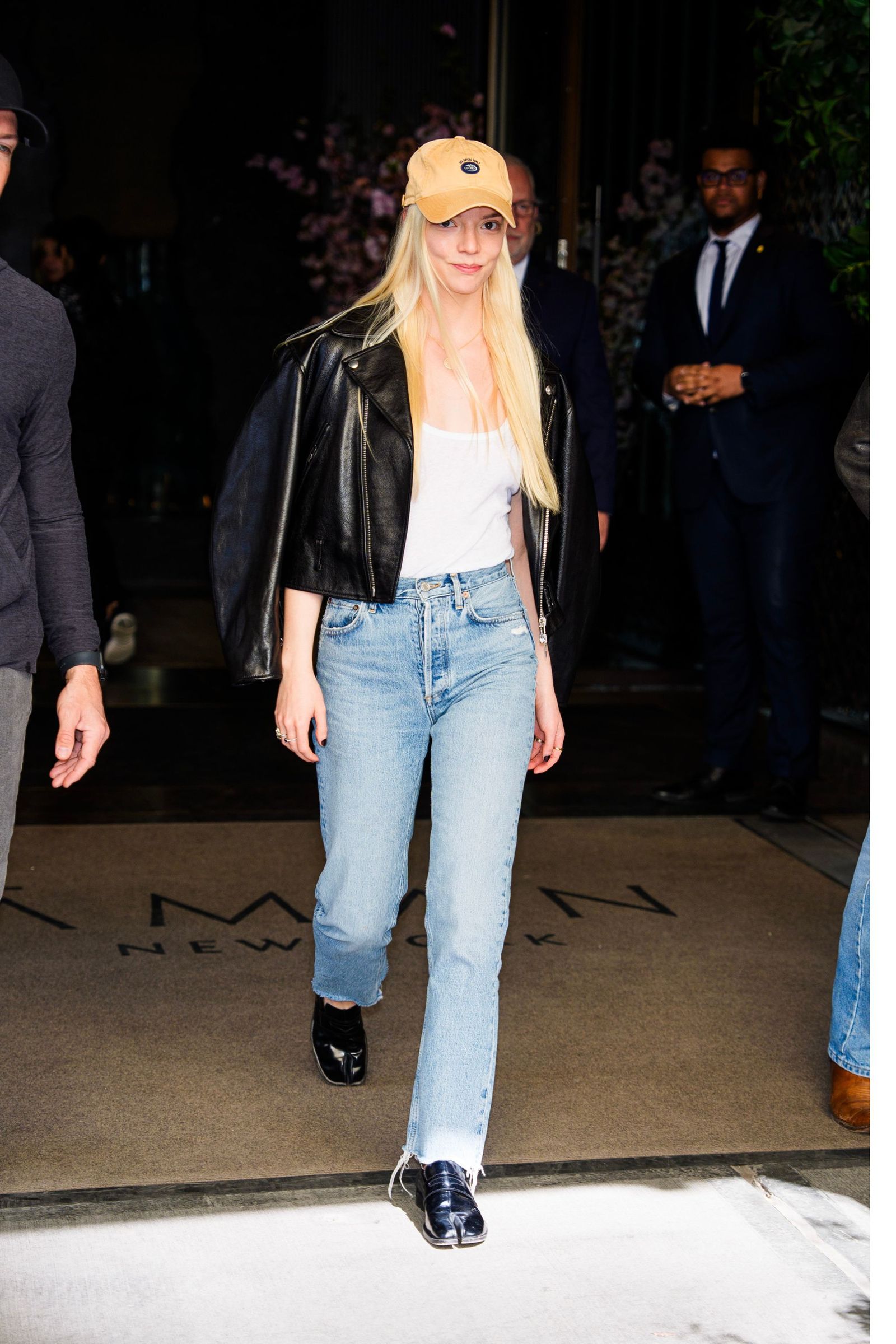 Mocasines de abuela para combinar con jeans elegantes