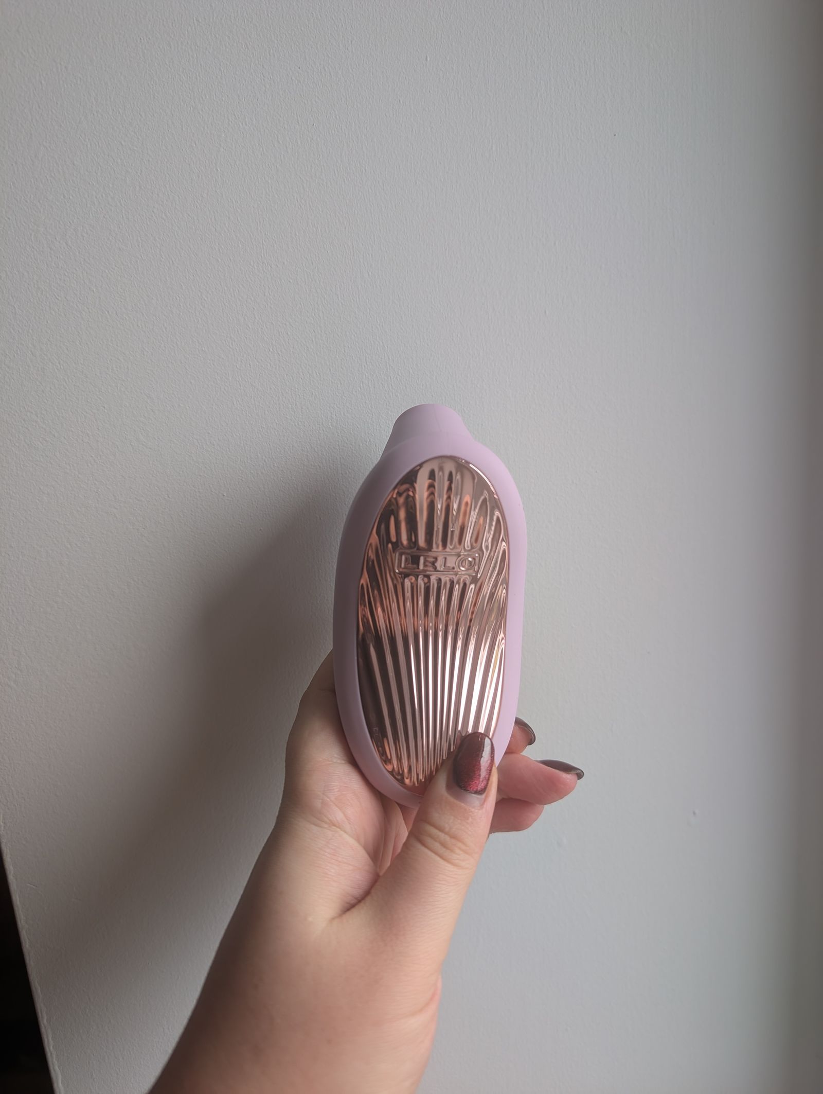 …an updated version of their beloved clit sucker aka LELO SONA 3 Cruise